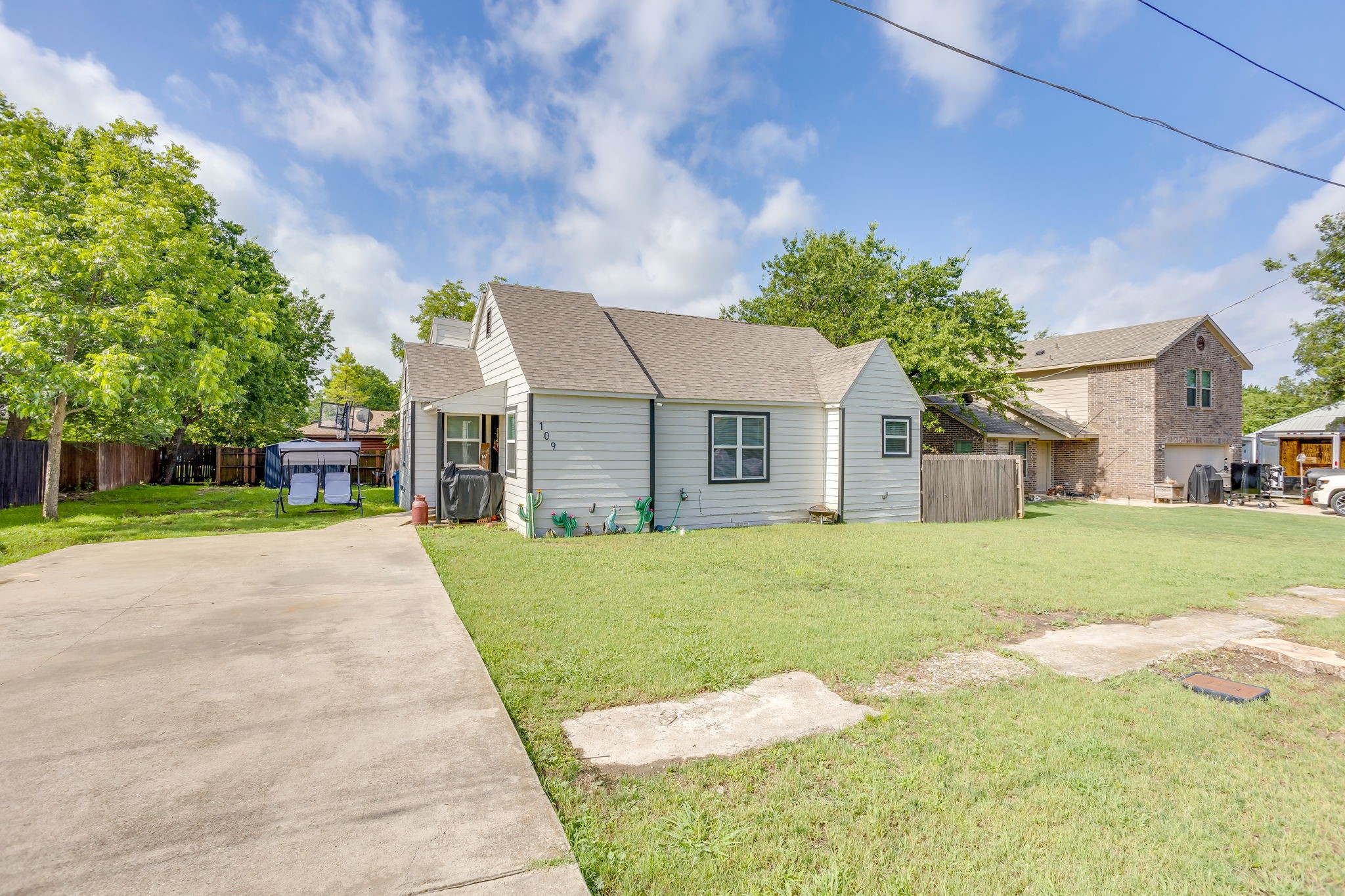 109 W Purdom Avenue