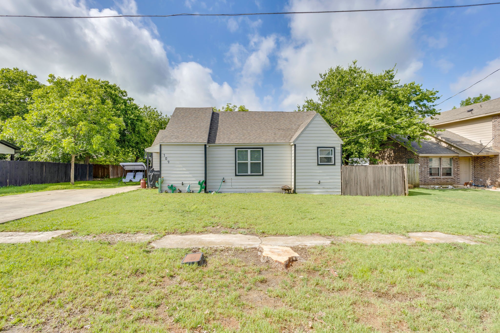 109 W Purdom Avenue