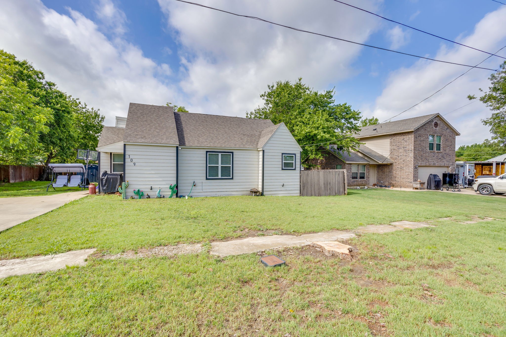 109 W Purdom Avenue