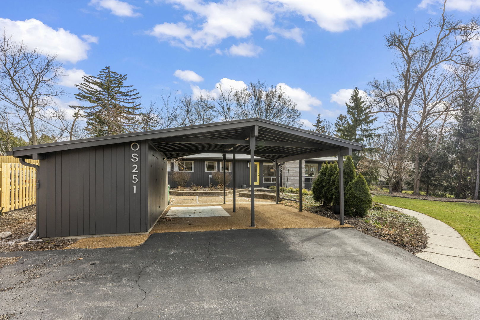 0S251 Winfield Road