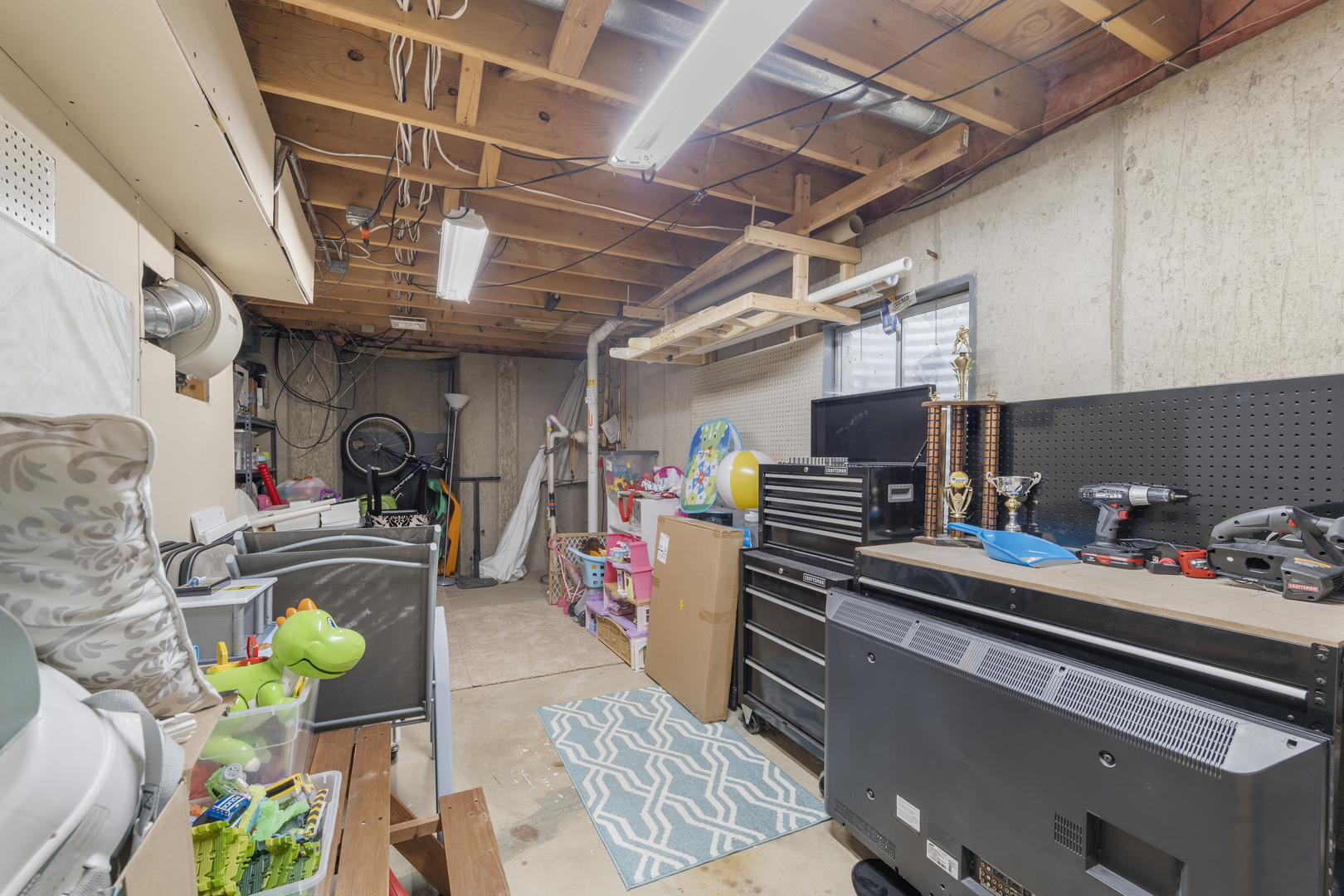 1428 Holbrook Lane