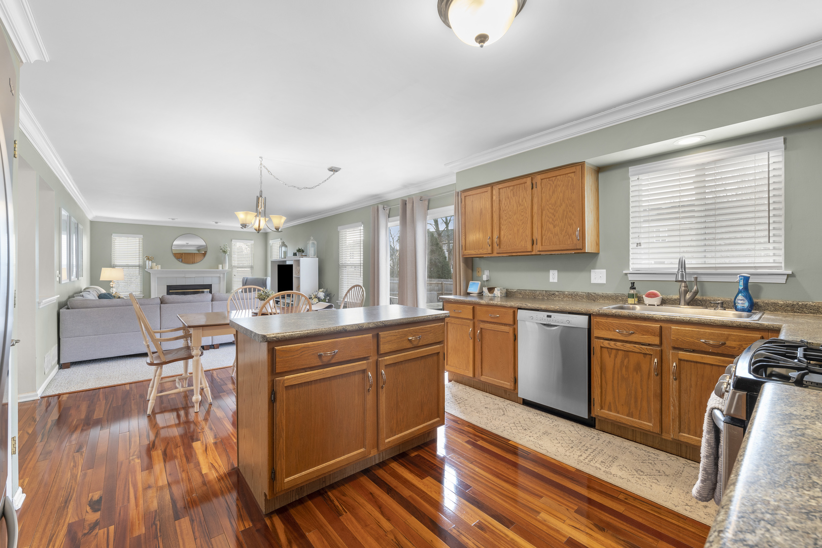 1428 Holbrook Lane