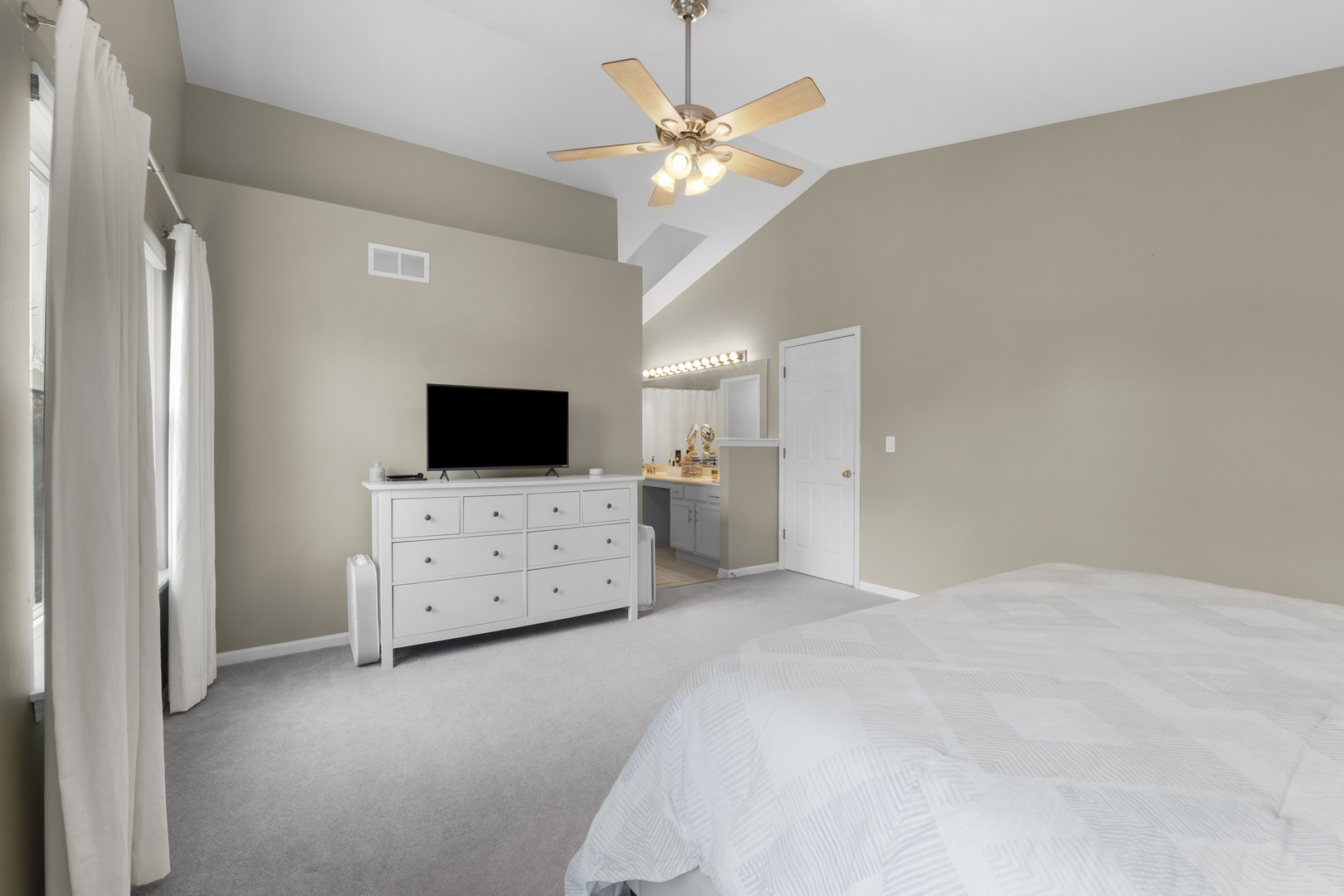 1428 Holbrook Lane
