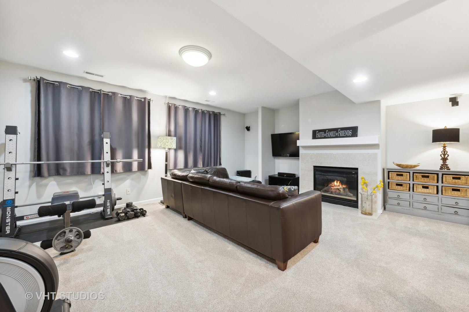 1N676 Woodhall Court