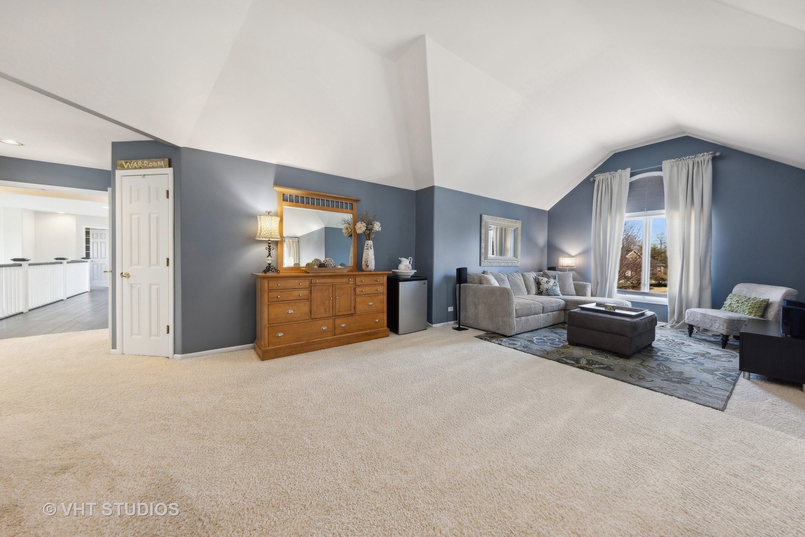 1N676 Woodhall Court