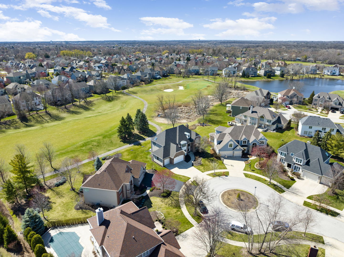 1N676 Woodhall Court