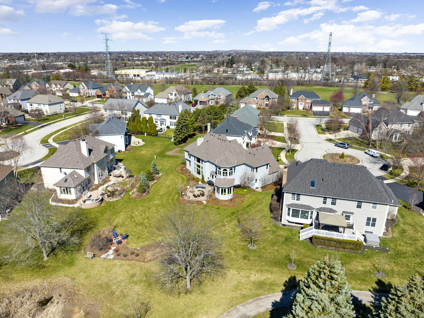 1N676 Woodhall Court