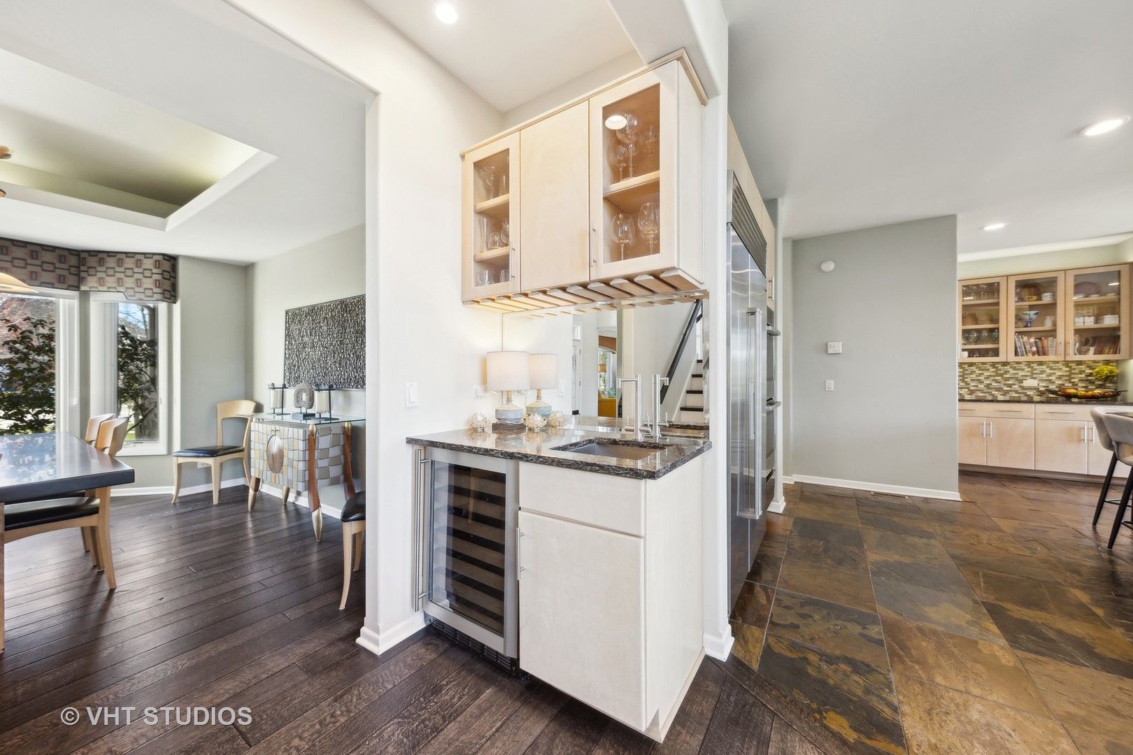 1N676 Woodhall Court