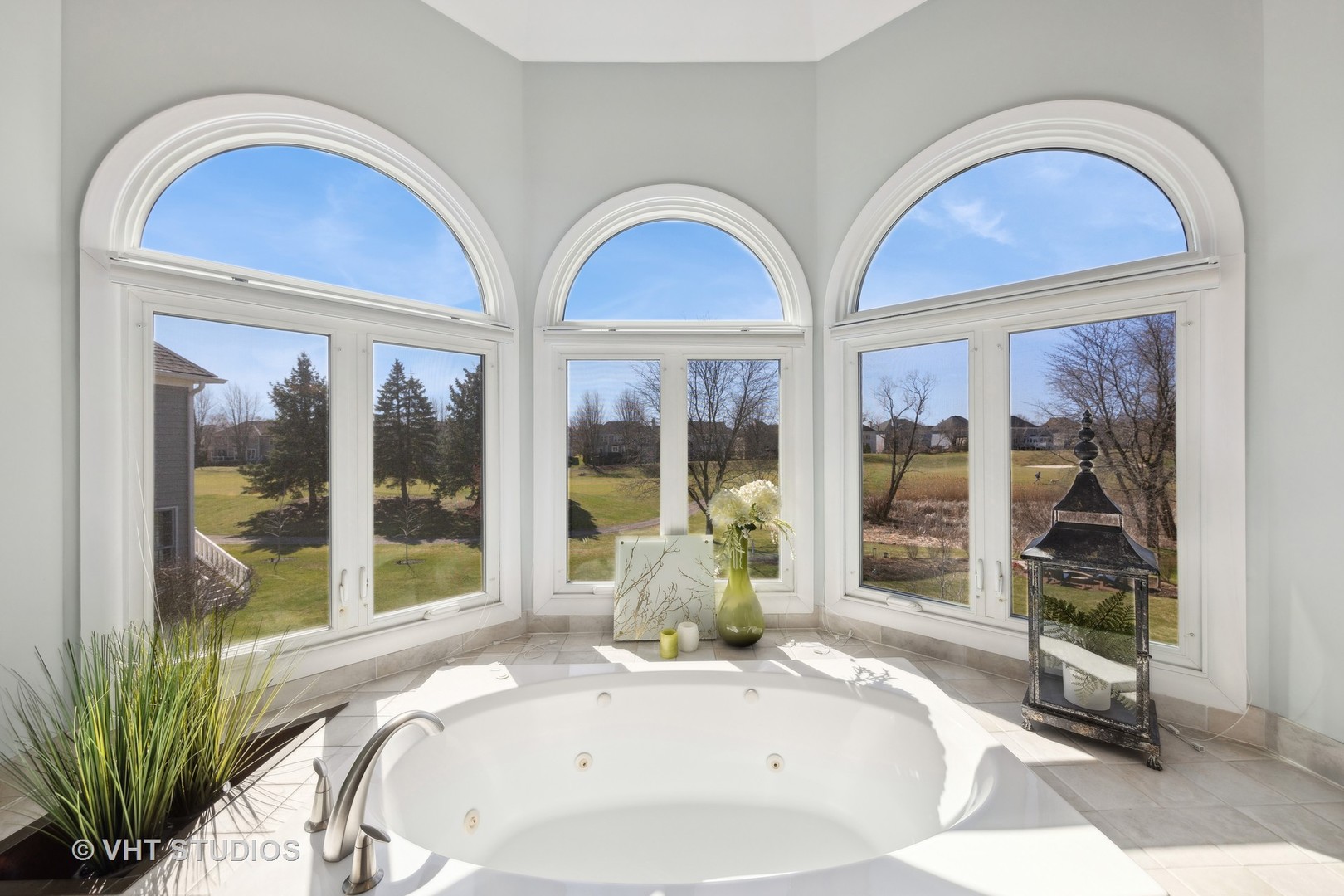 1N676 Woodhall Court