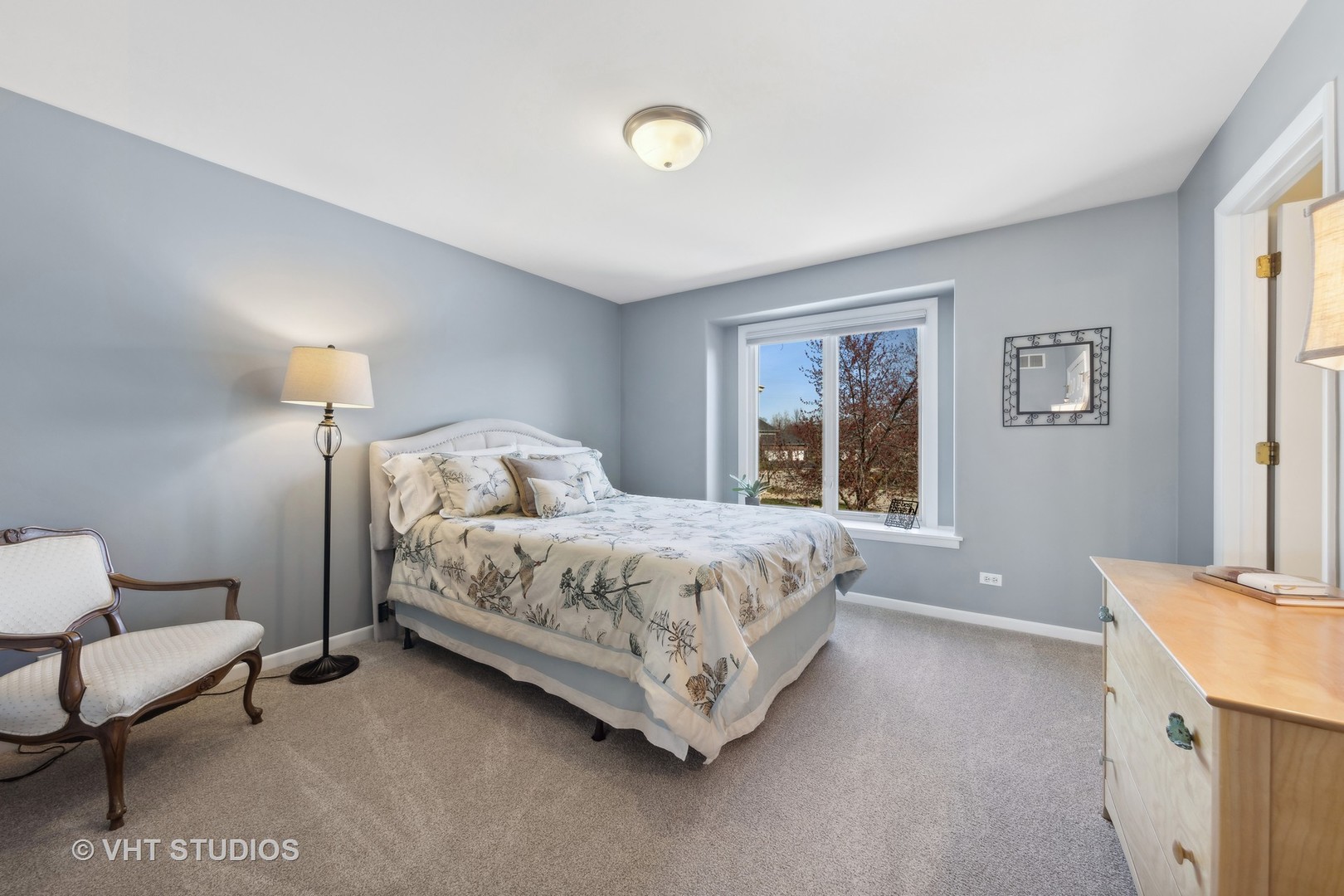 1N676 Woodhall Court