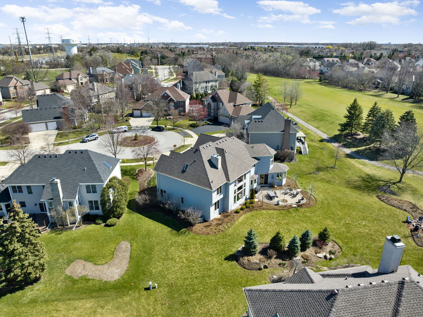 1N676 Woodhall Court