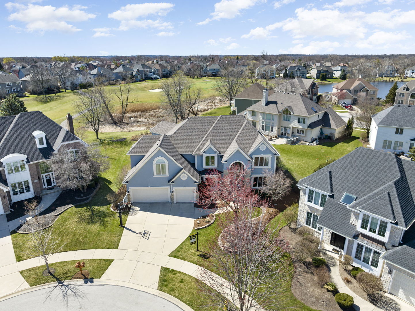 1N676 Woodhall Court