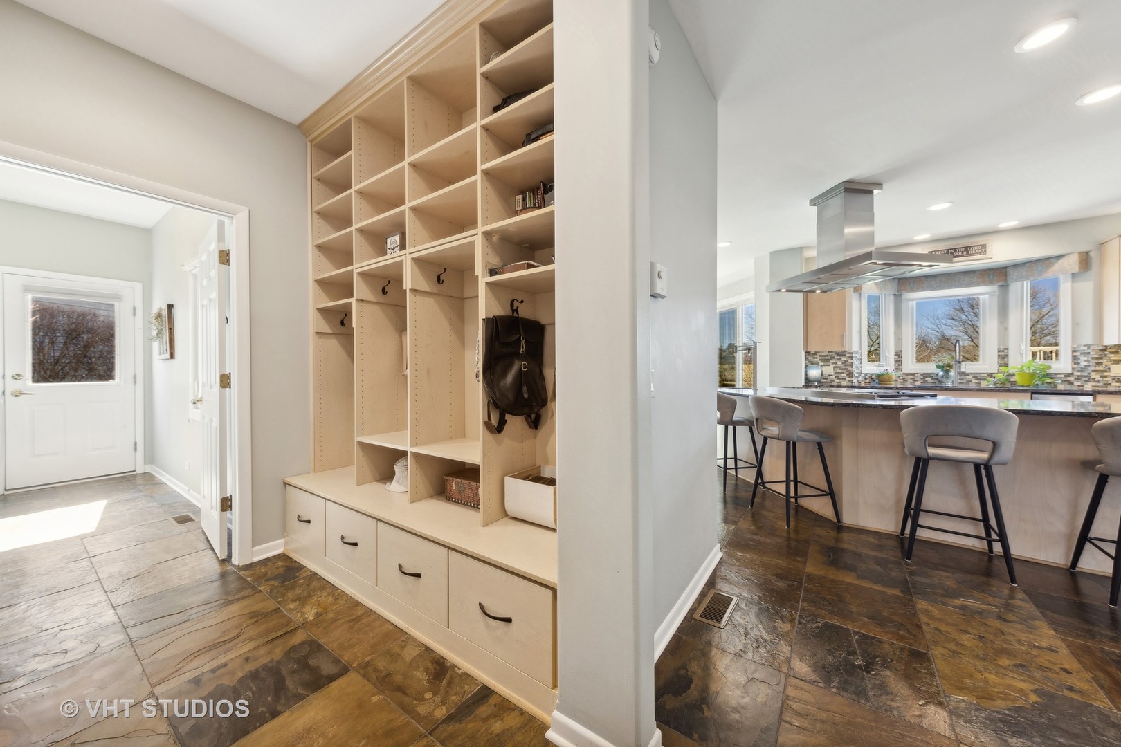 1N676 Woodhall Court