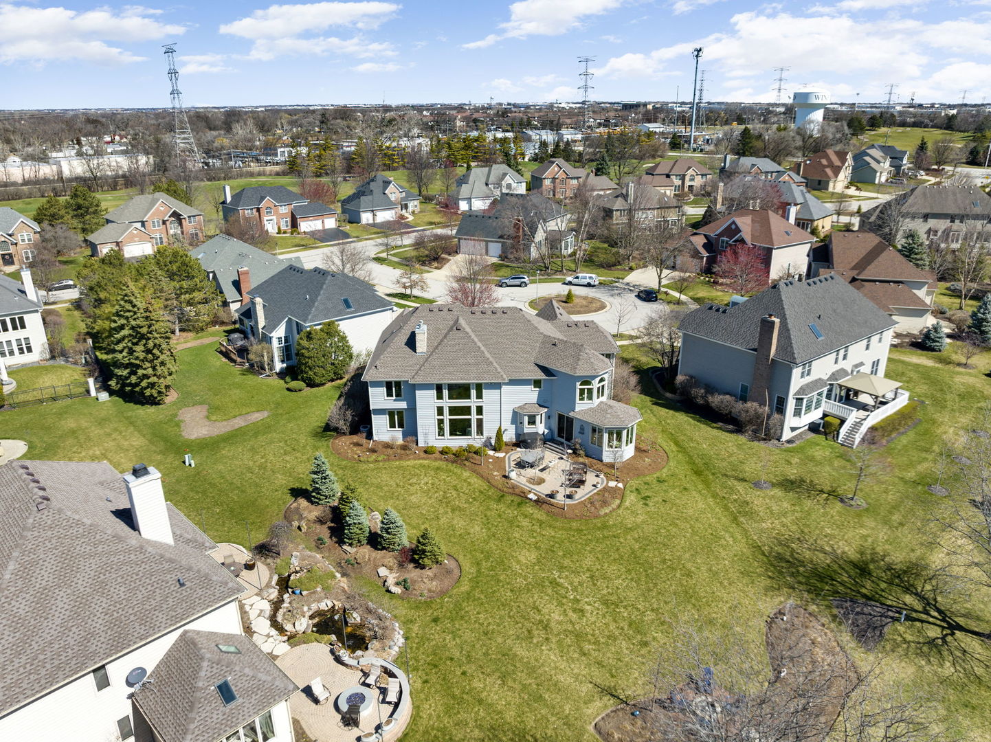 1N676 Woodhall Court