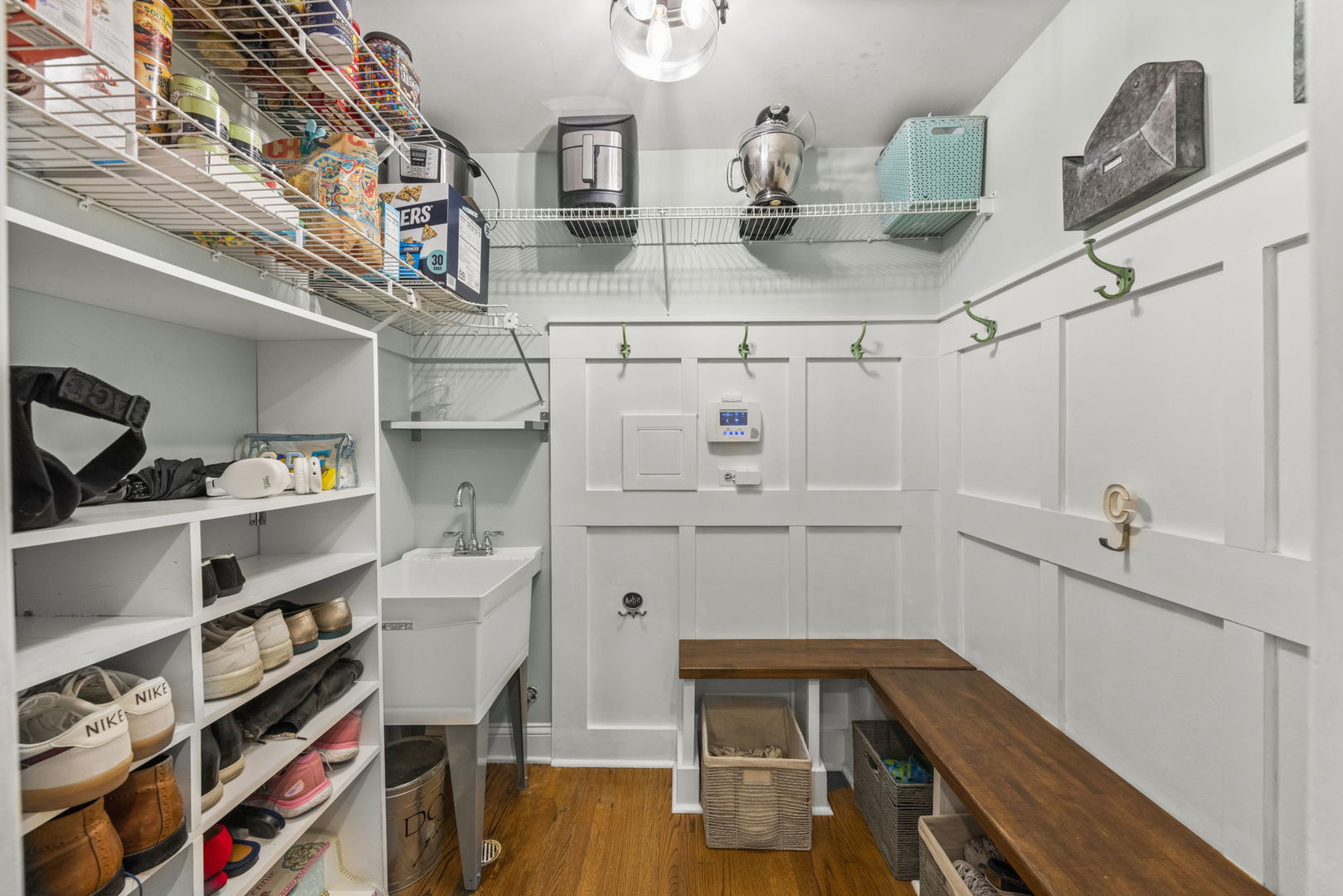 1908 Gladstone Drive