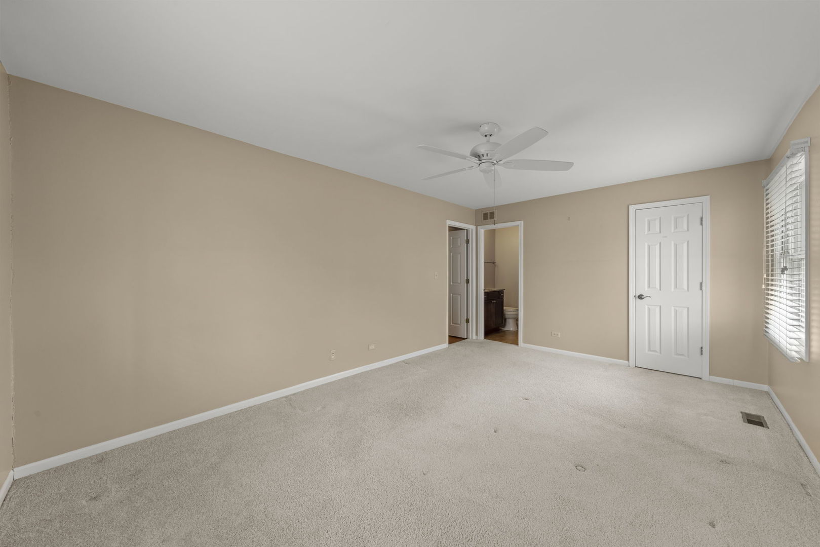 1667 Grosvenor Circle Unit: A