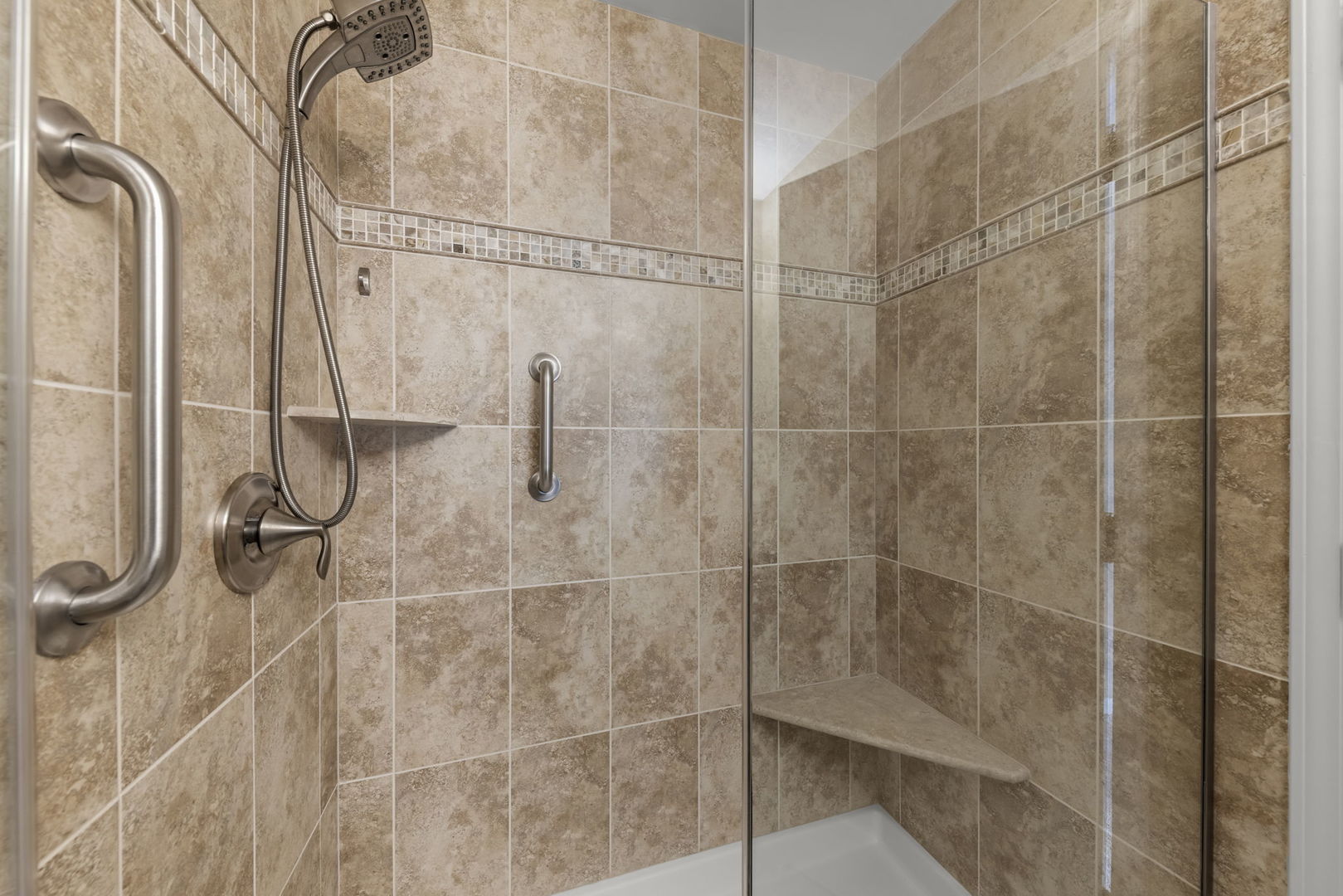 1667 Grosvenor Circle Unit: A