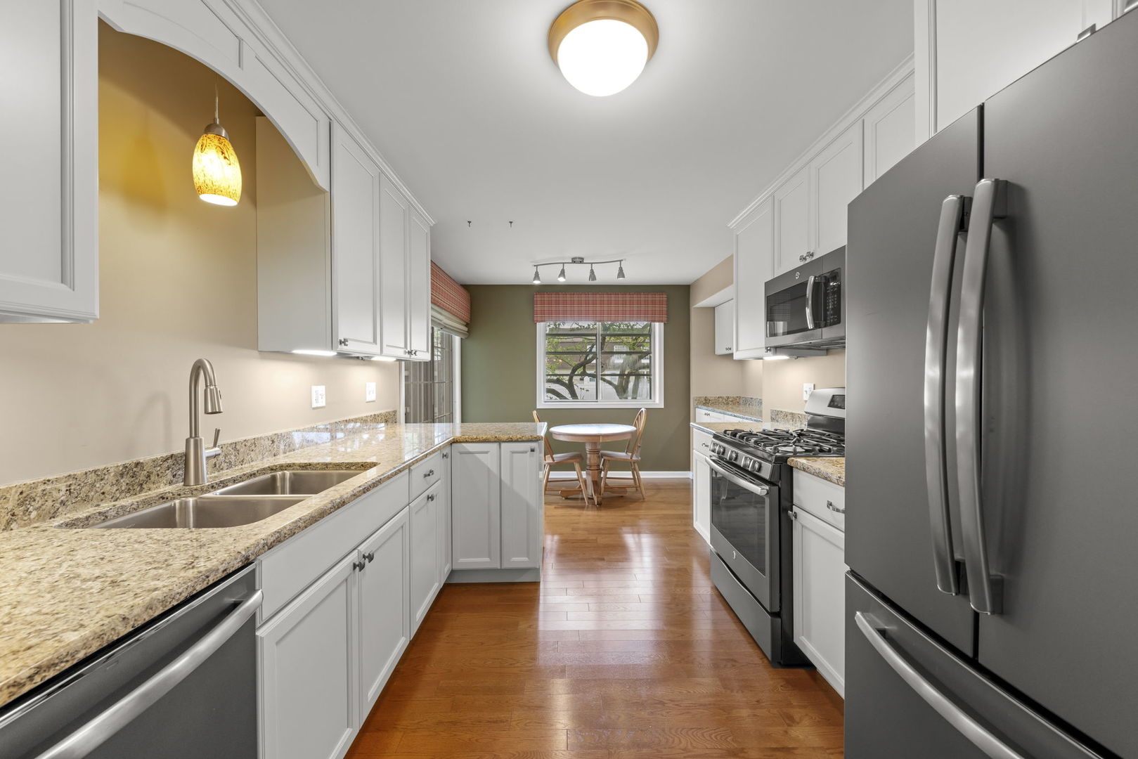 1667 Grosvenor Circle Unit: A