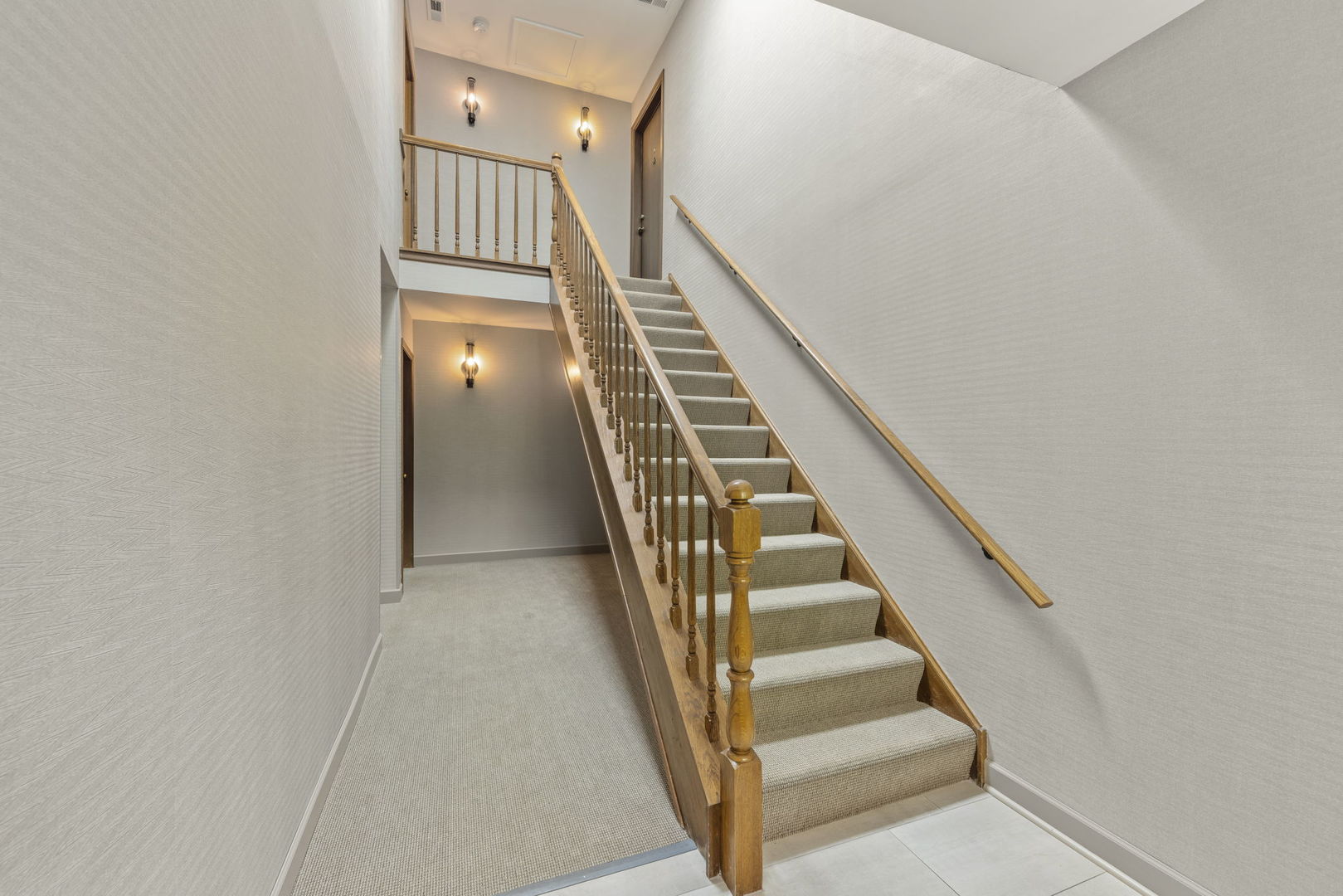 1667 Grosvenor Circle Unit: A