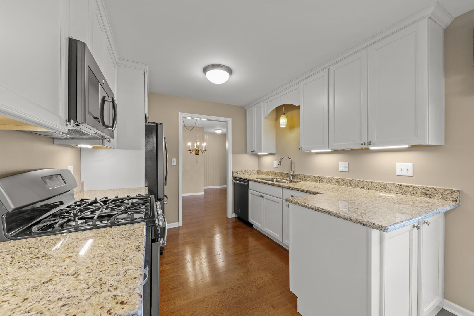 1667 Grosvenor Circle Unit: A