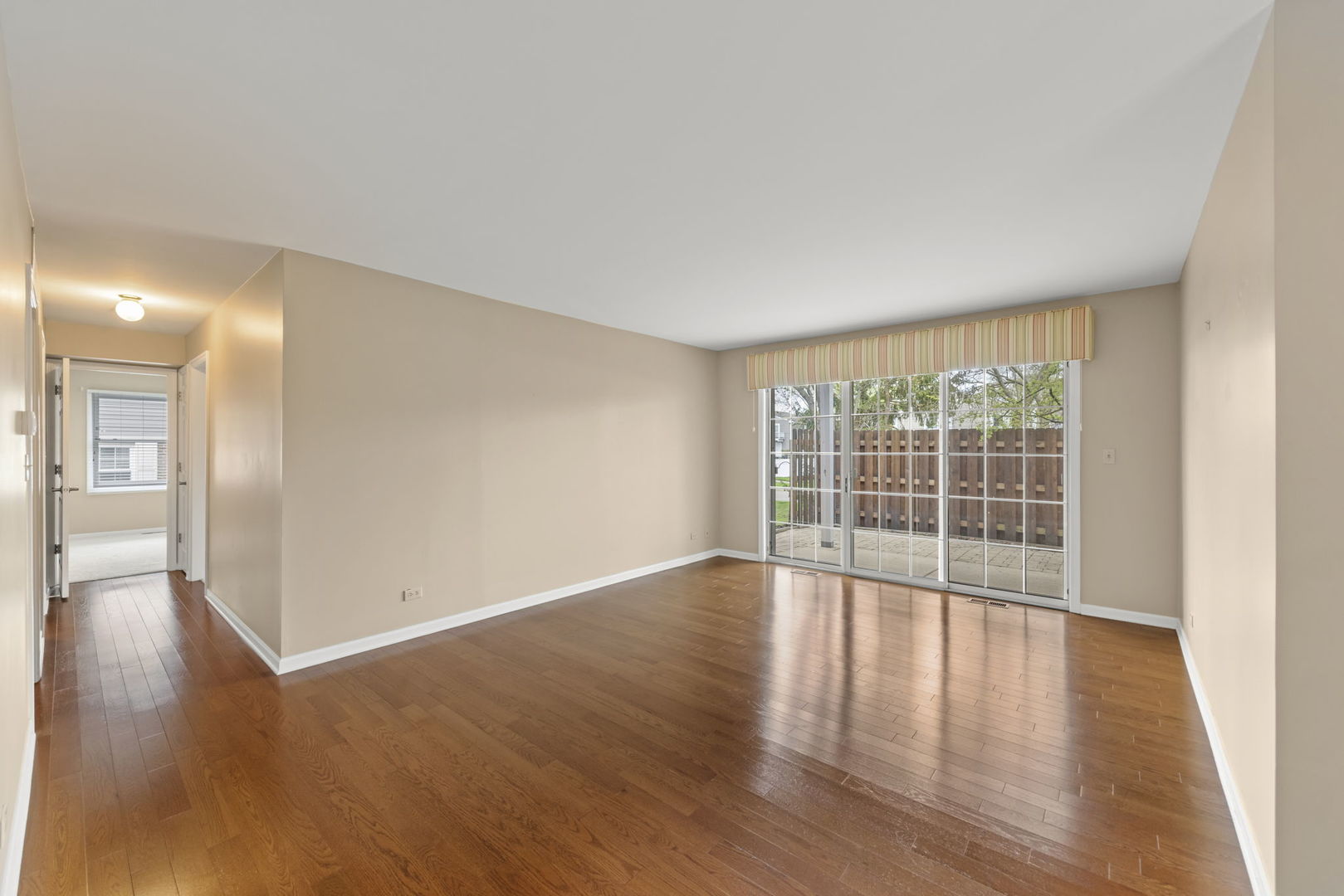 1667 Grosvenor Circle Unit: A