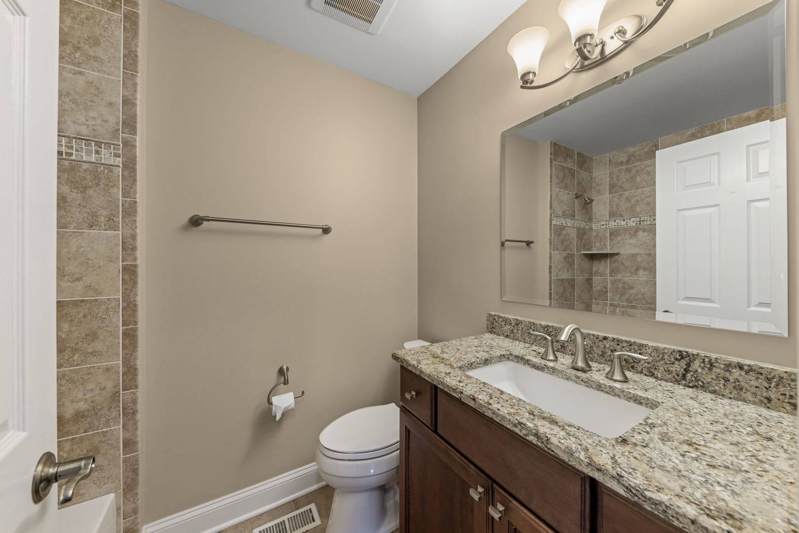 1667 Grosvenor Circle Unit: A