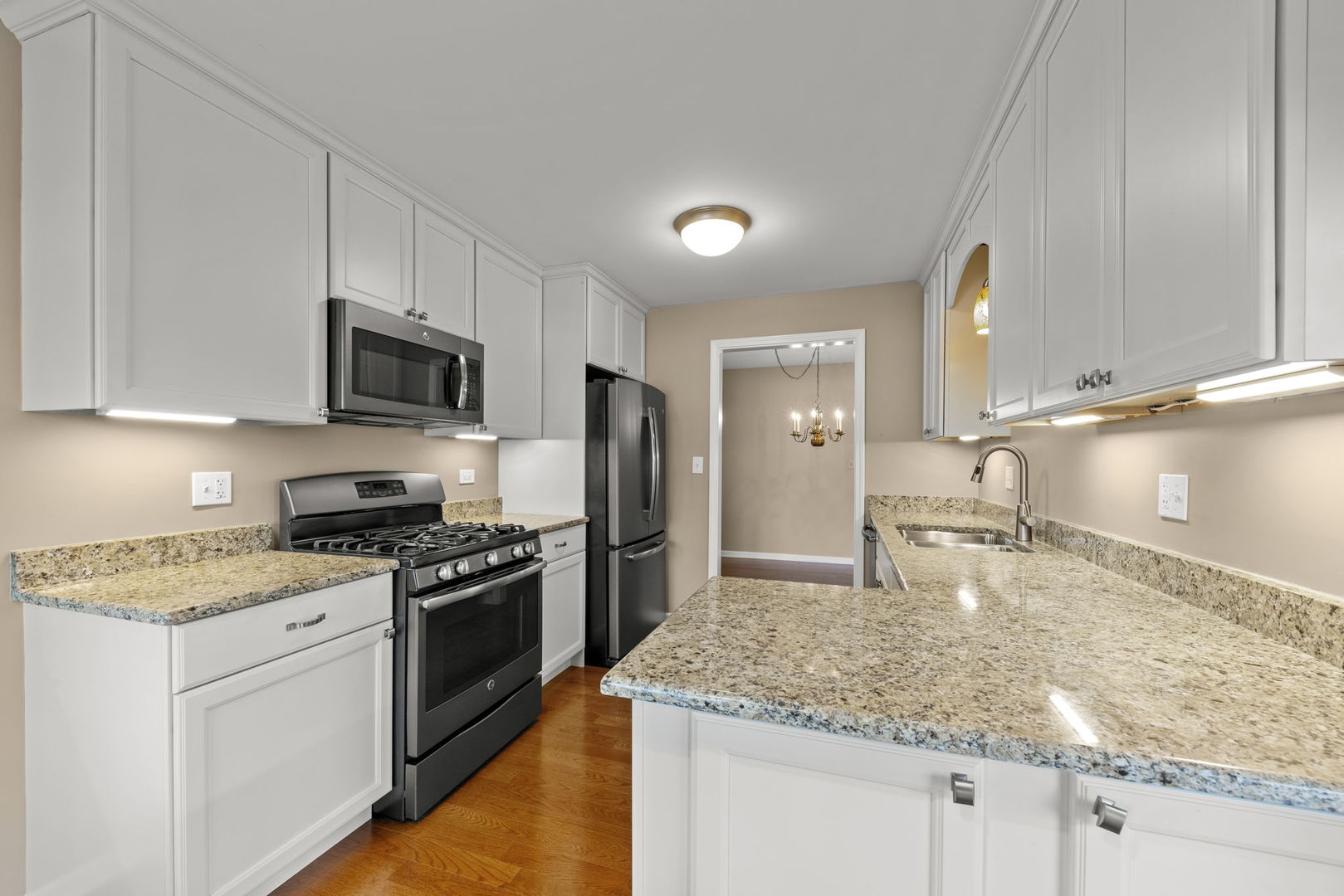 1667 Grosvenor Circle Unit: A