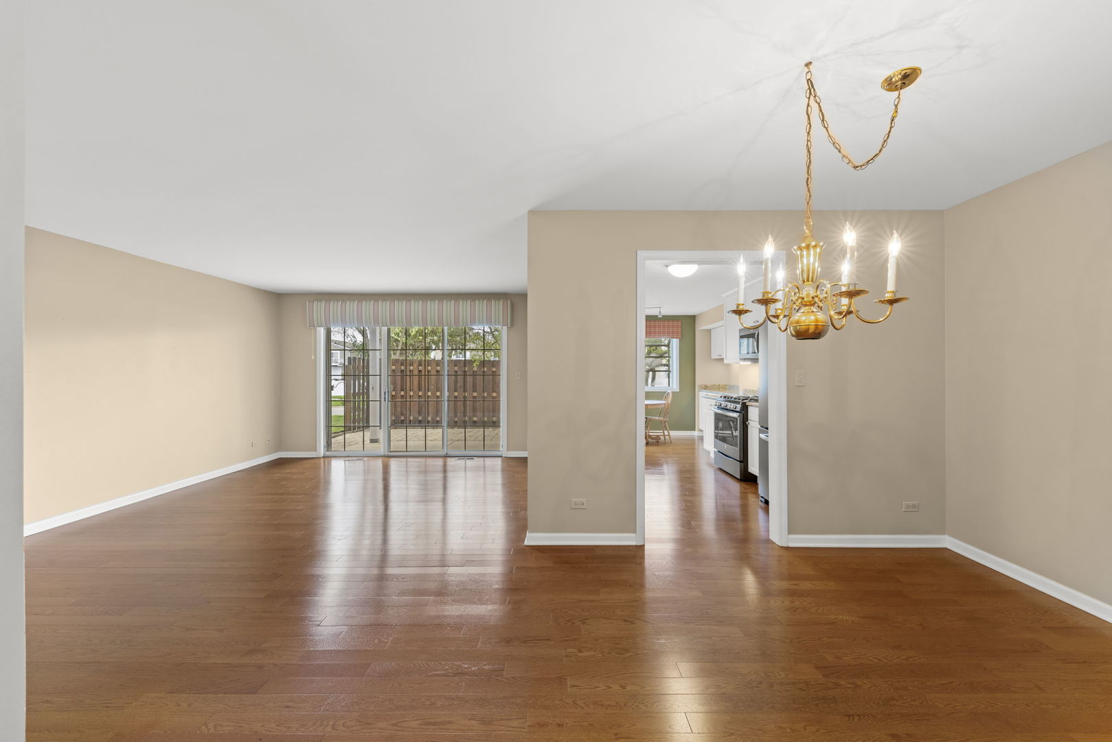 1667 Grosvenor Circle Unit: A