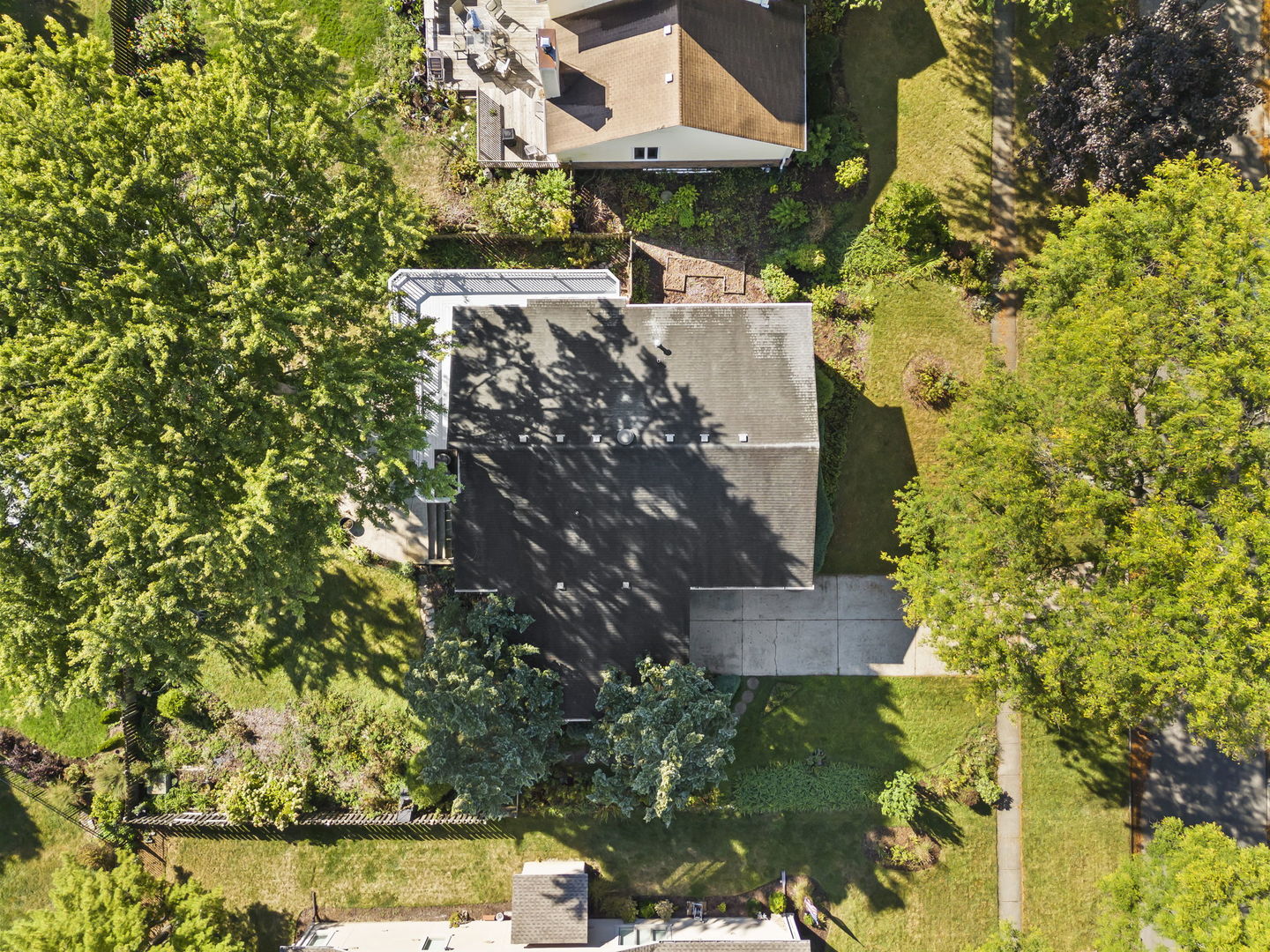 1913 Gladstone Drive