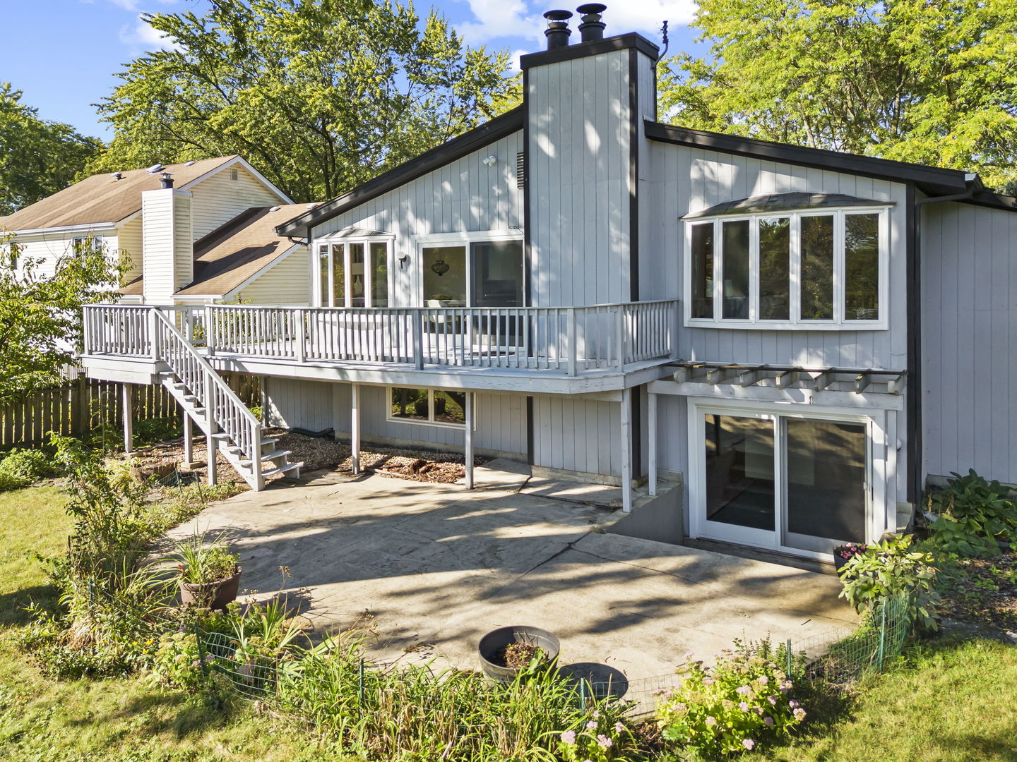 1913 Gladstone Drive