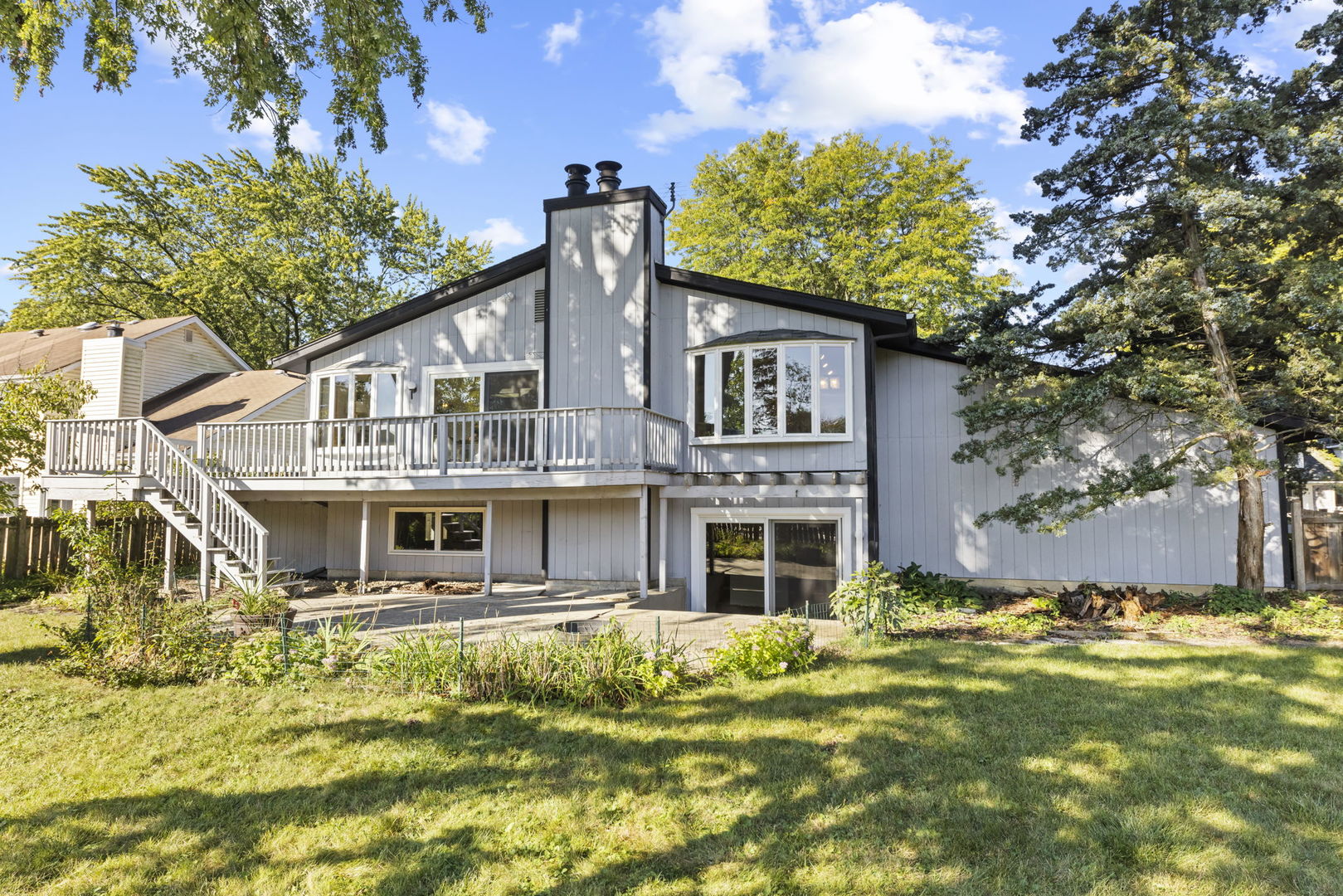 1913 Gladstone Drive