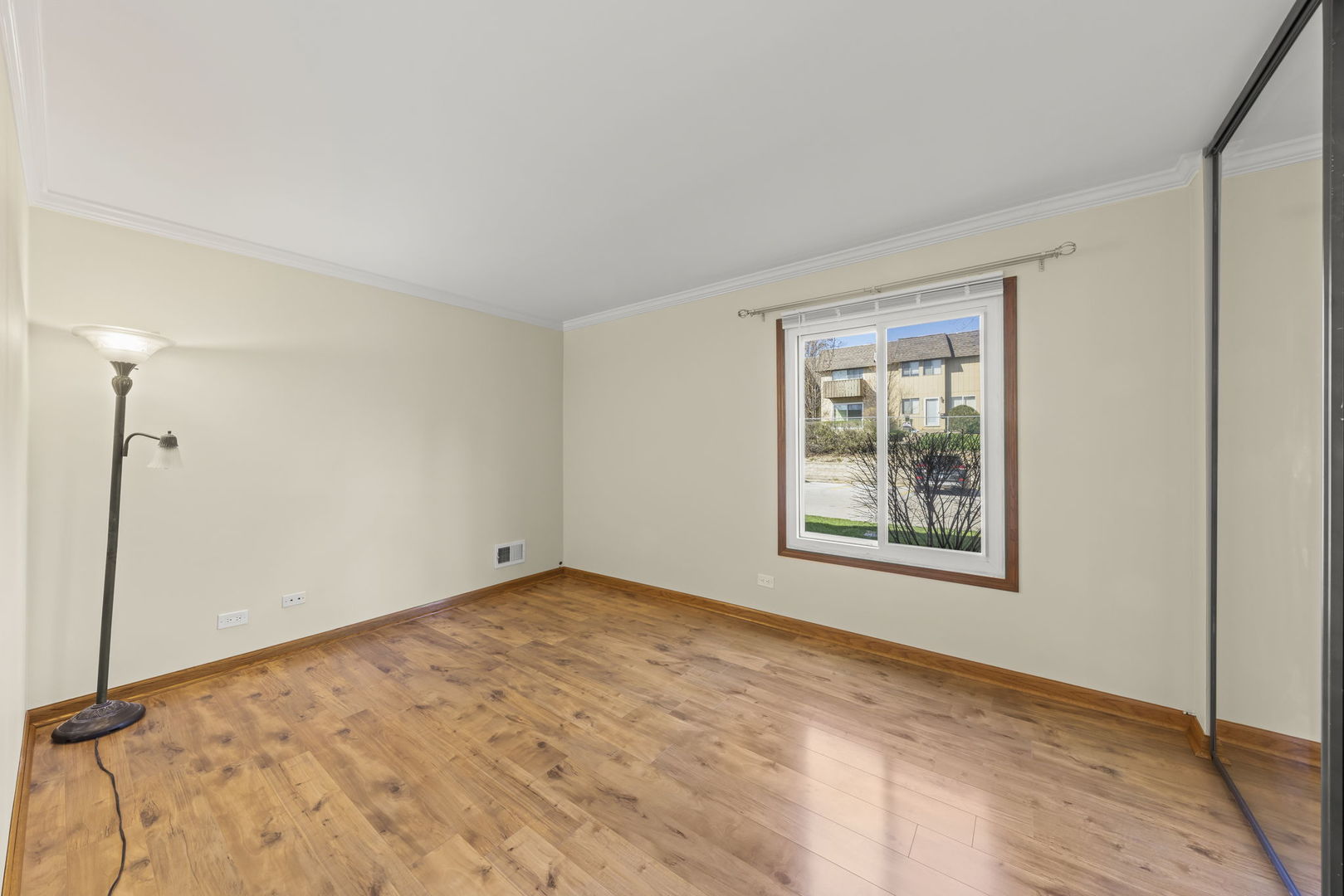 7323 Blackburn Avenue Unit: 106