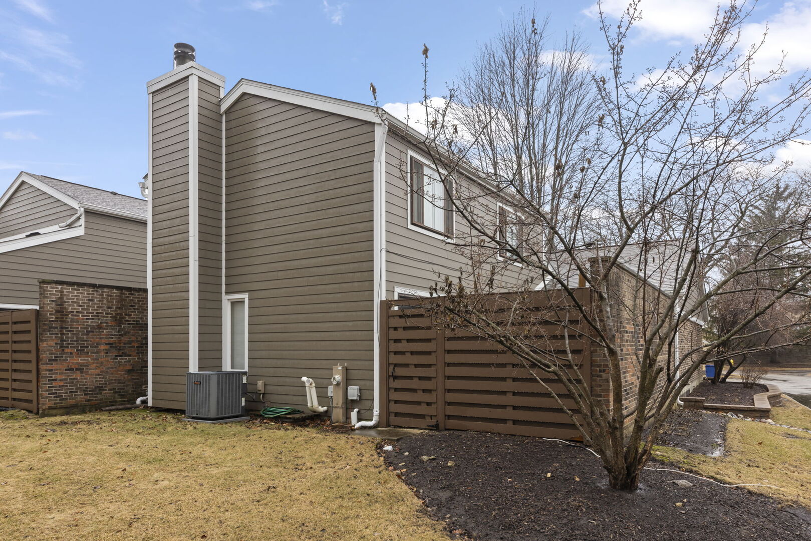 1577 Thornwood Street