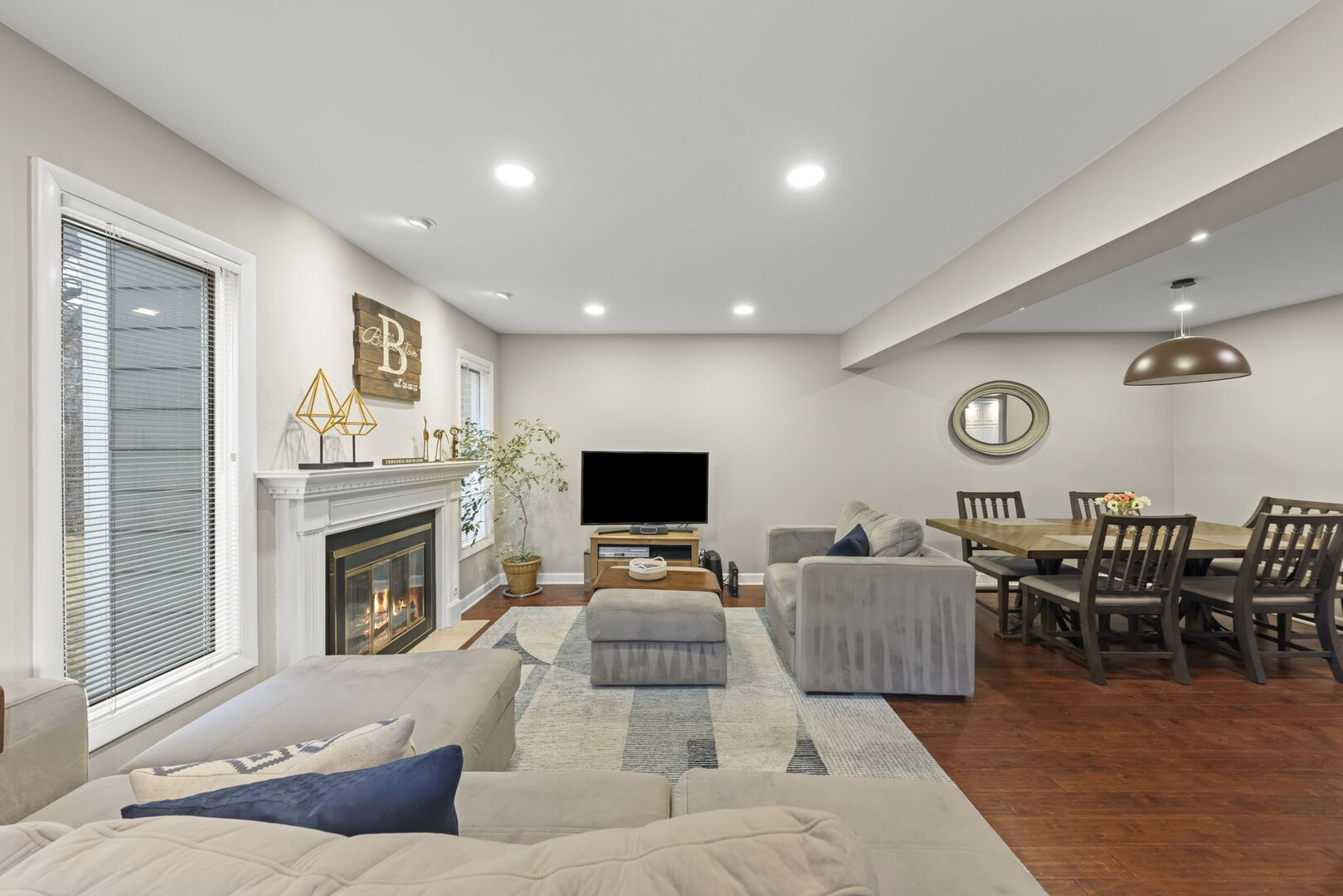 1577 Thornwood Street