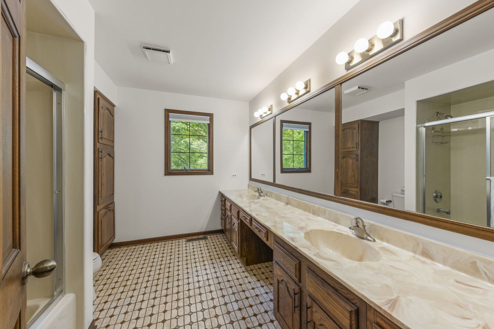 22w281 Mccarron Road