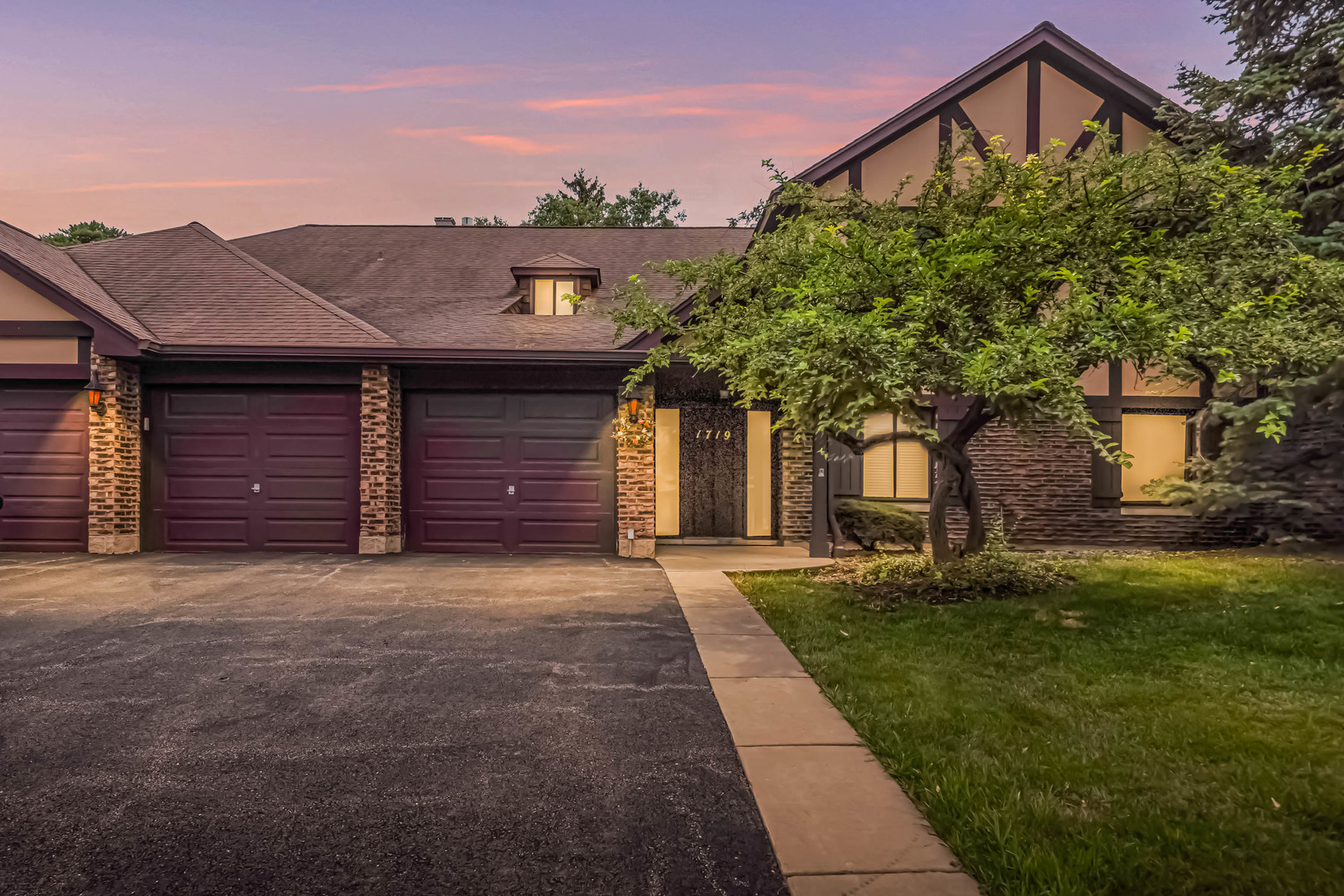1719 LAKECLIFFE Drive Unit: C