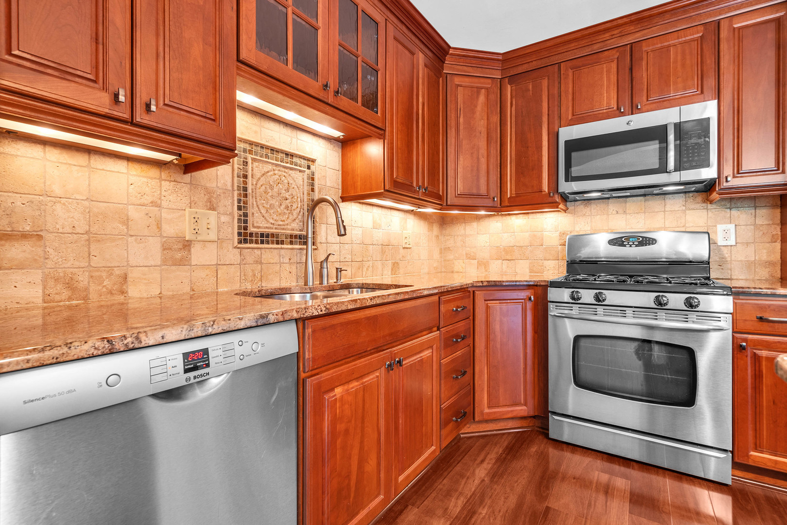 1719 LAKECLIFFE Drive Unit: C