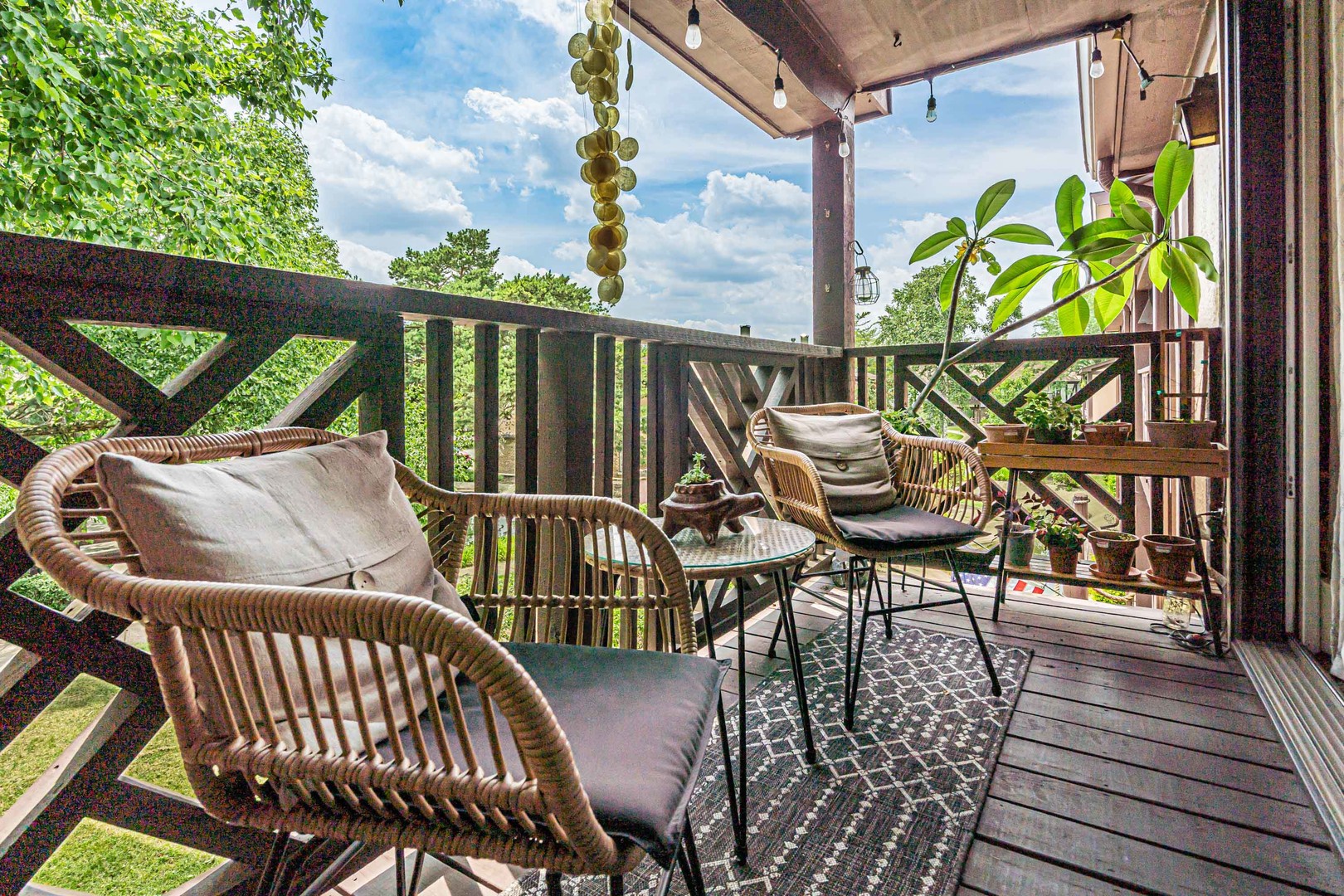 1719 LAKECLIFFE Drive Unit: C