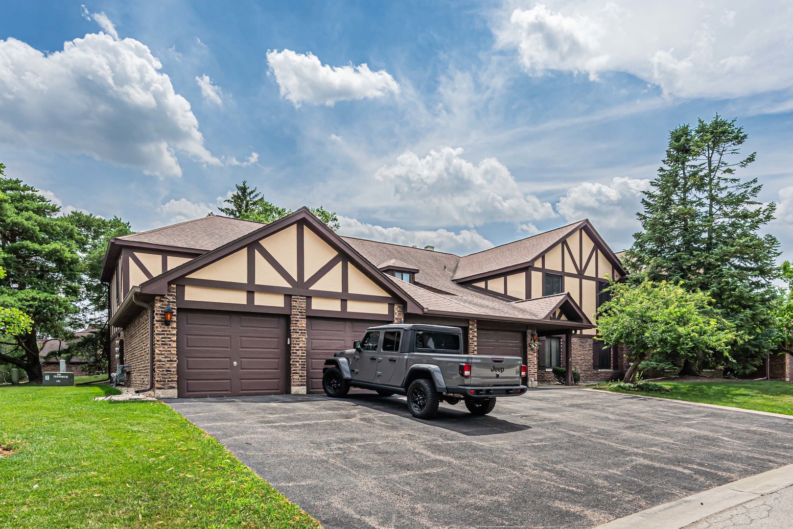 1719 LAKECLIFFE Drive Unit: C