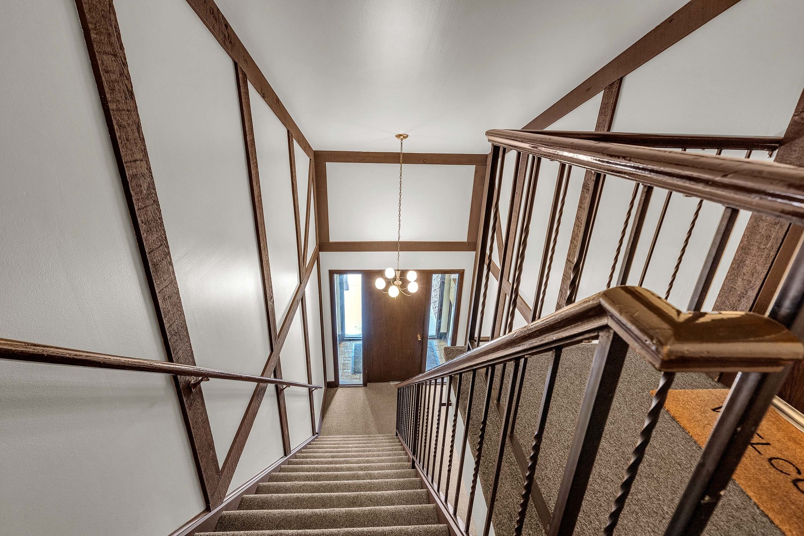 1719 LAKECLIFFE Drive Unit: C