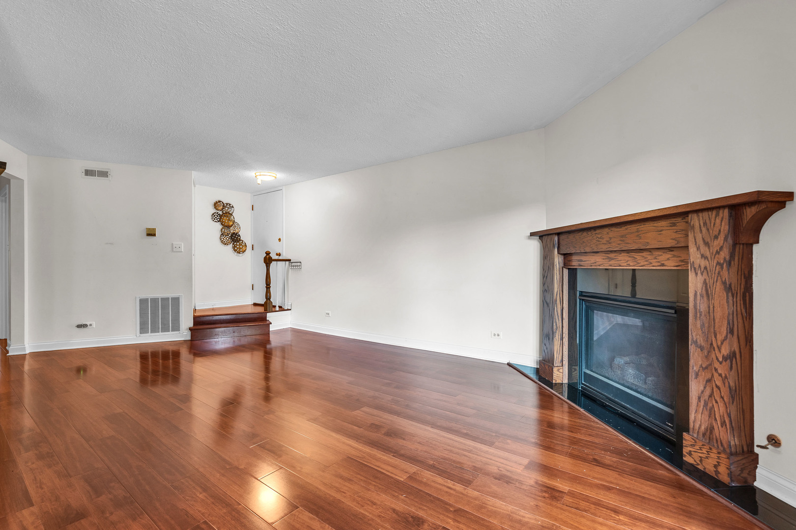 1719 LAKECLIFFE Drive Unit: C