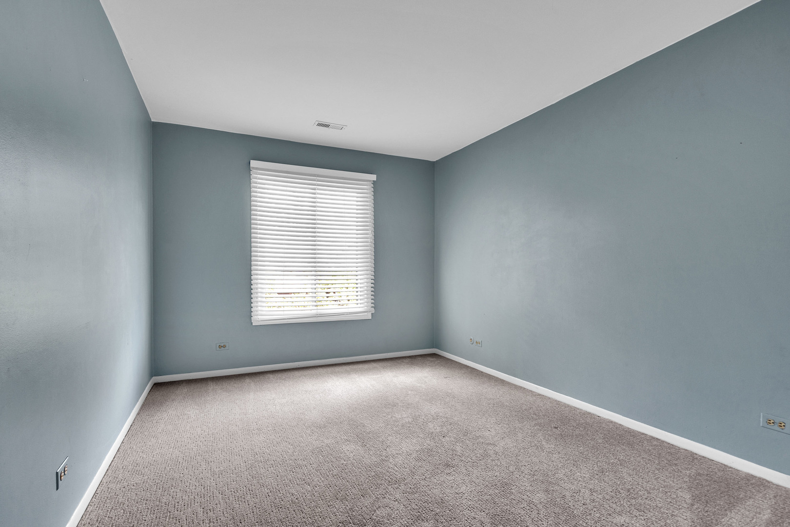1719 LAKECLIFFE Drive Unit: C