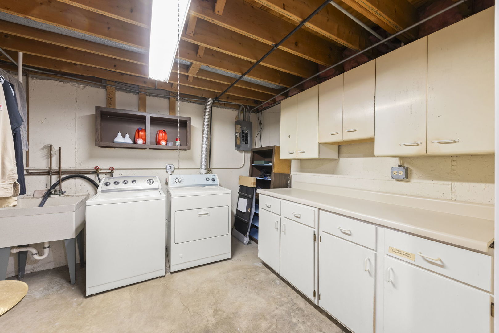 849 Queenswood Court