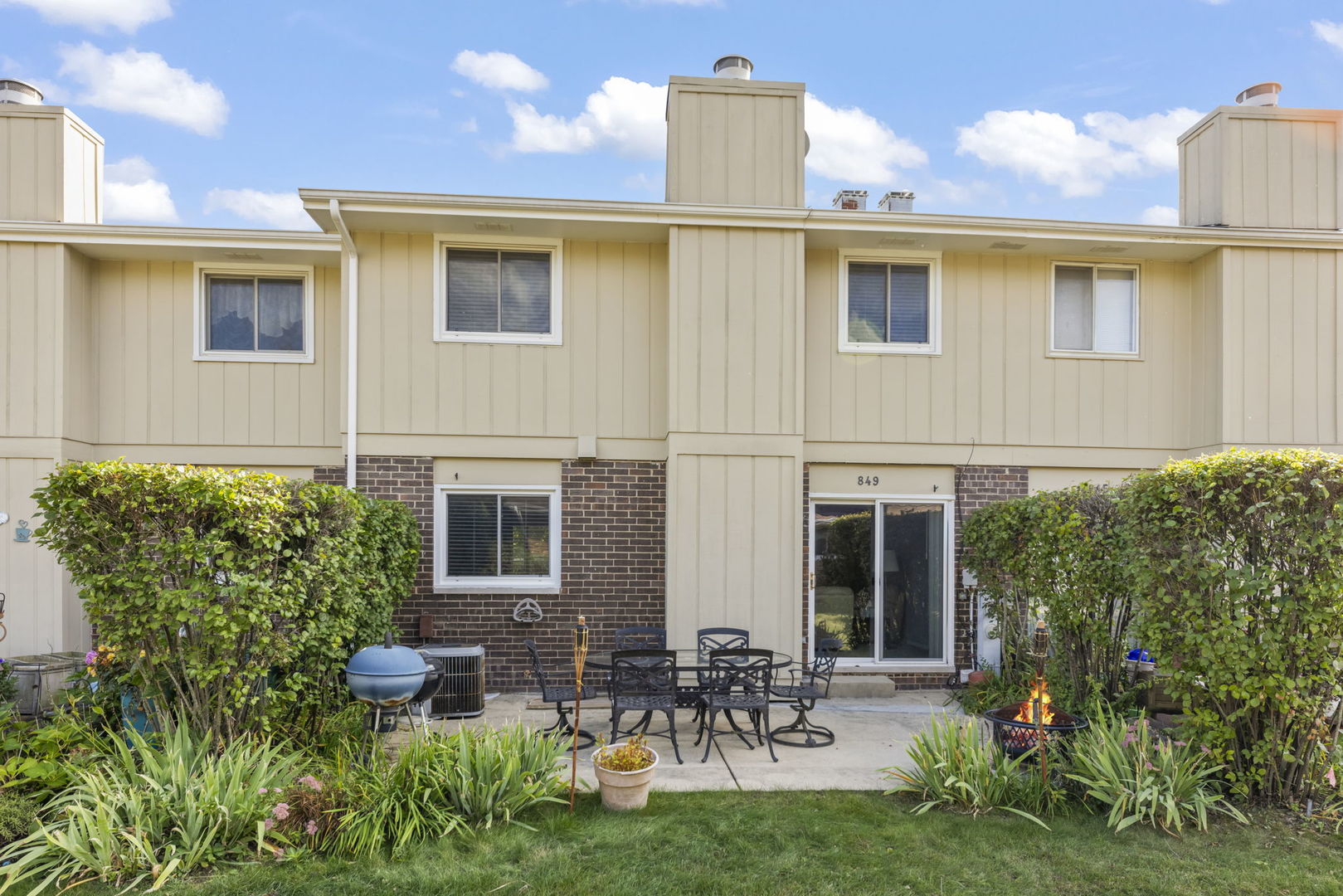 849 Queenswood Court