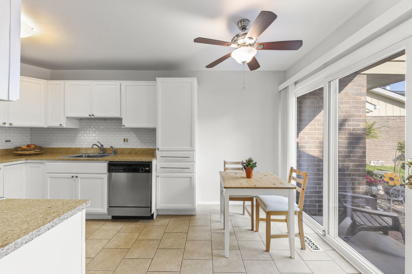 849 Queenswood Court