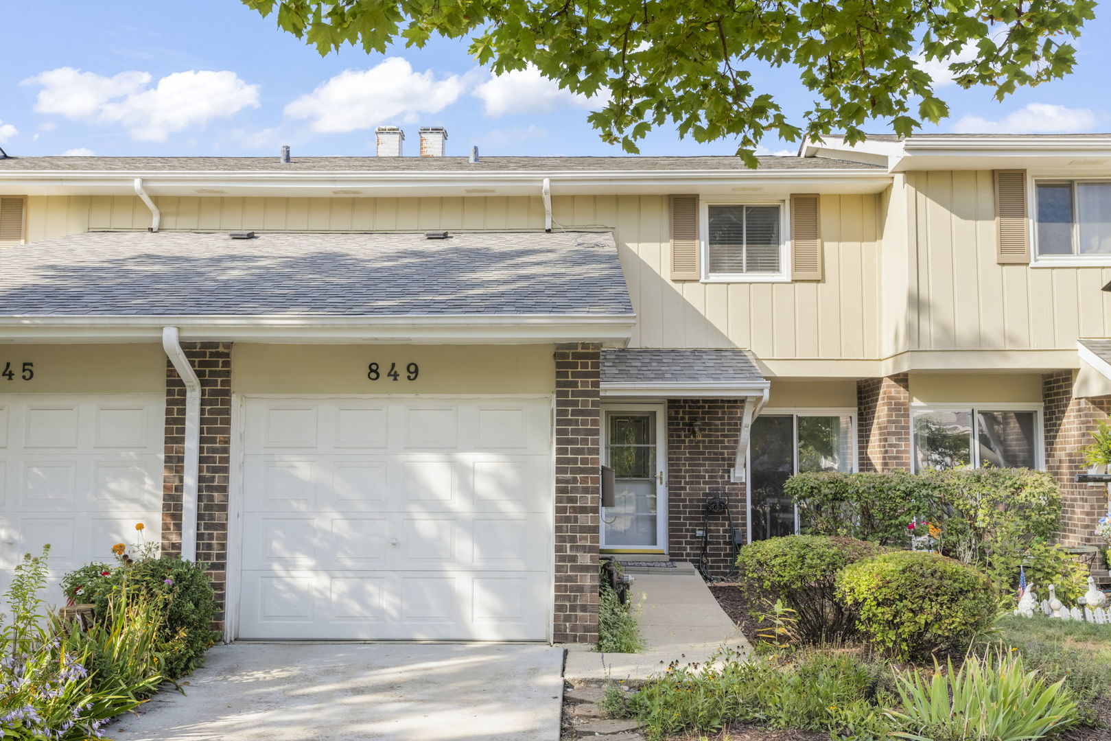 849 Queenswood Court
