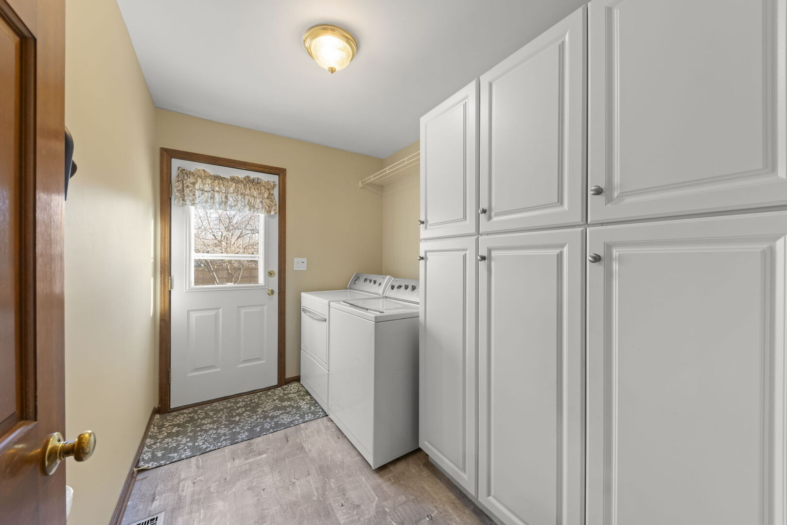 73 Venetian Way Circle