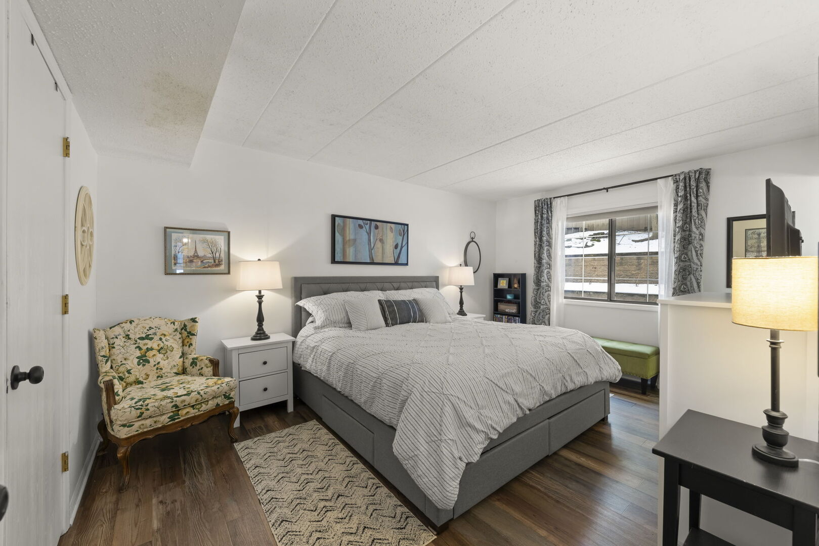 404 Melrose Avenue Unit: 103