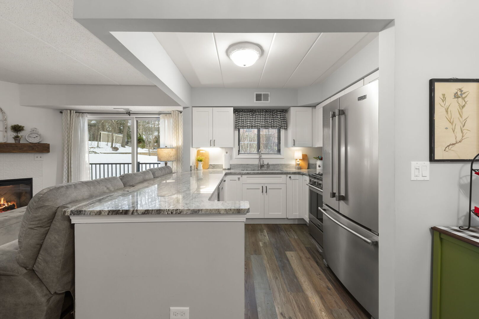 404 Melrose Avenue Unit: 103