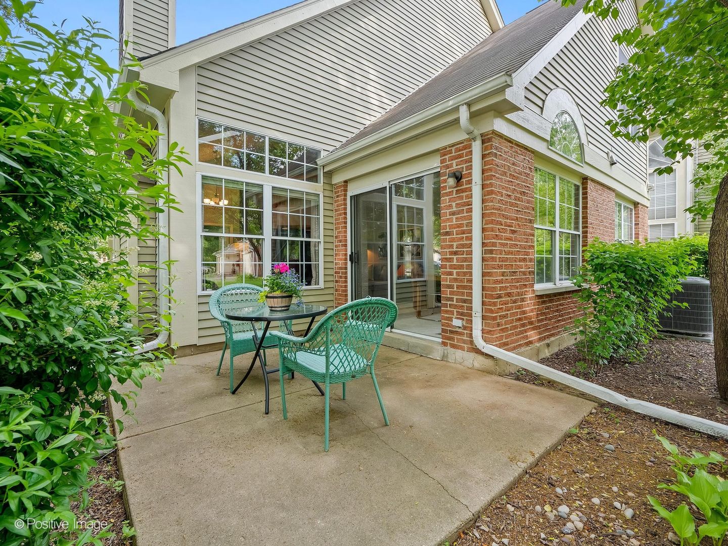 30W032 Laurel Court
